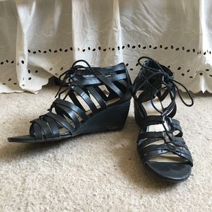 Strappy lace-up gladiator Wedges